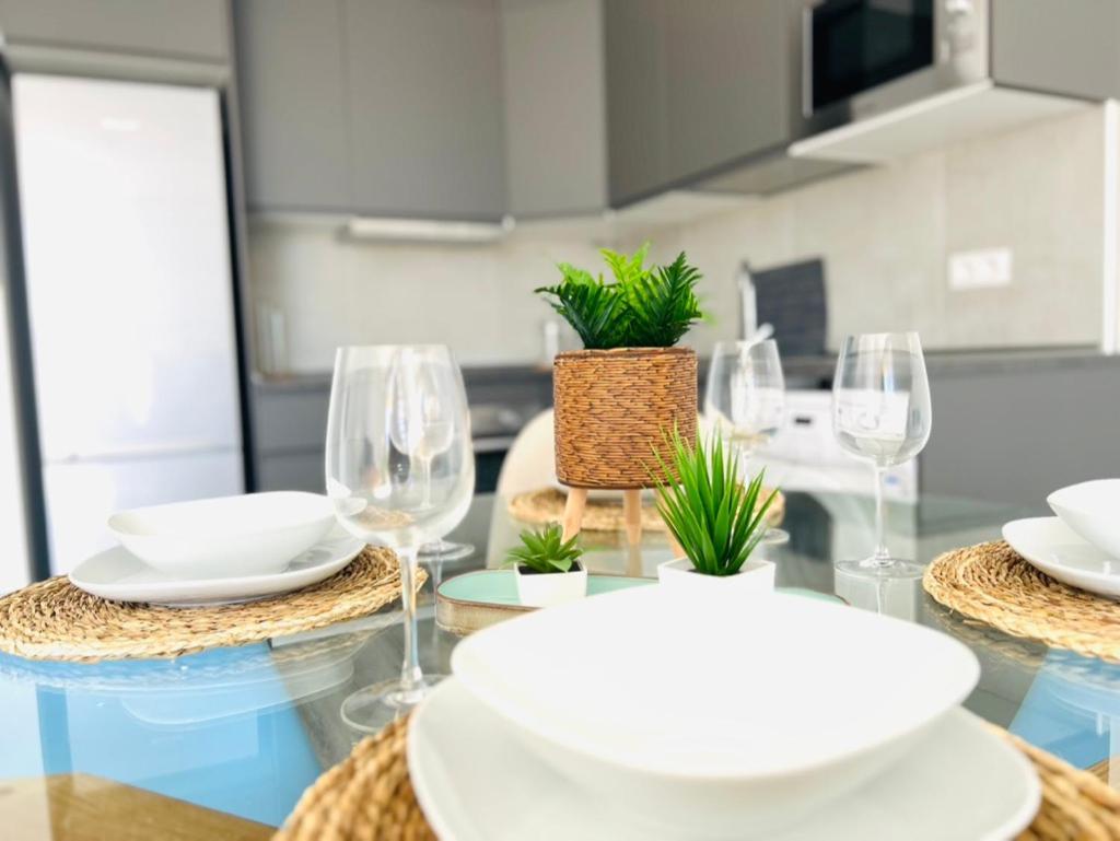 Linares - Playa De Cristianos 2 Bed * Los Cristianos (Tenerife)